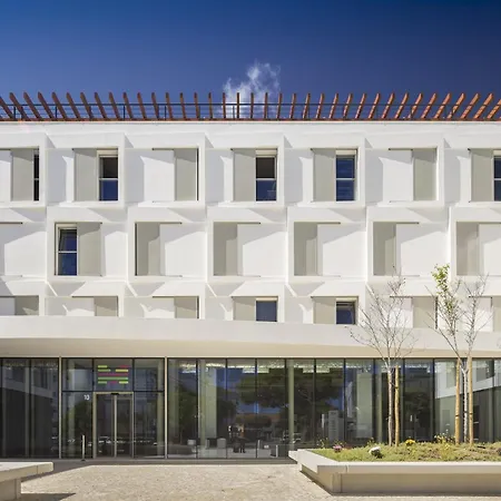 Milestone Lombos Carcavelos (Lisbon)